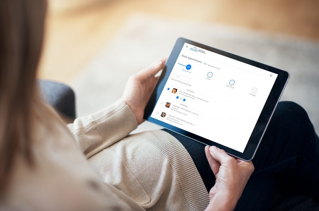 Dengan fitur pemesanan online kumoDent™, pasien dapat dengan mudah membuat janji temu kapan saja dan di mana saja.